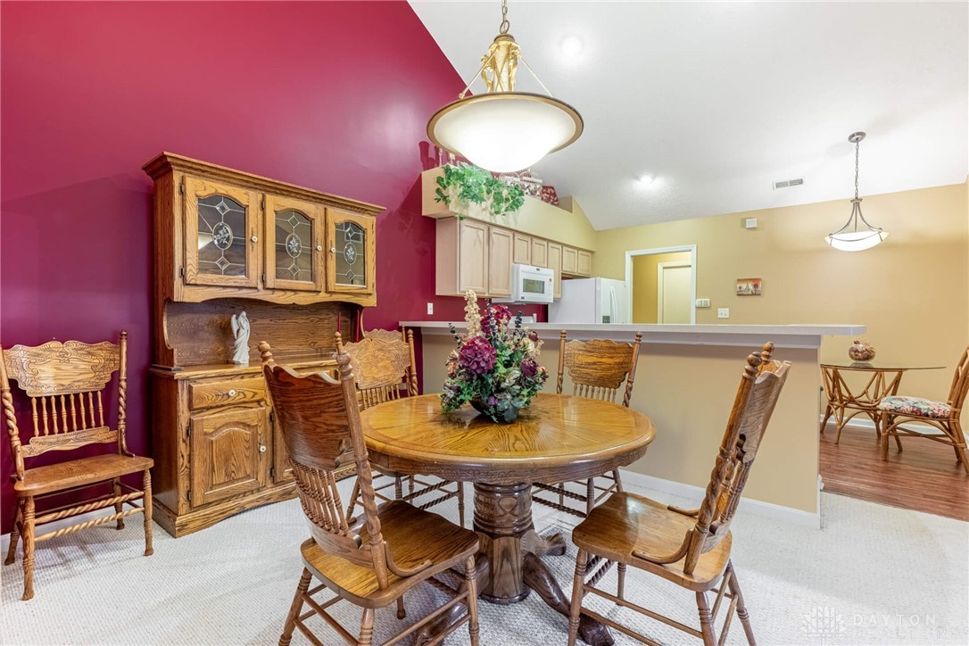 91 Villa Pointe Drive, Springboro, Ohio image 8