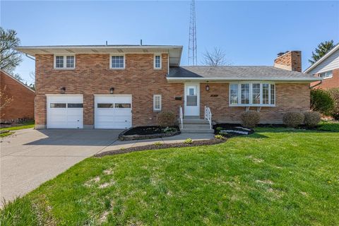 Photo of 804 Lovetta Drive, Kettering, OH 45429 (MLS # 955965)