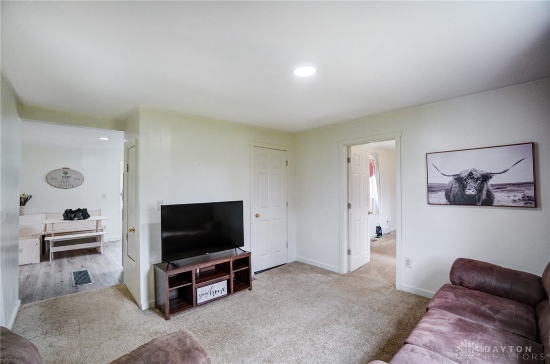 2220 Superior Avenue, Springfield, Ohio image 8