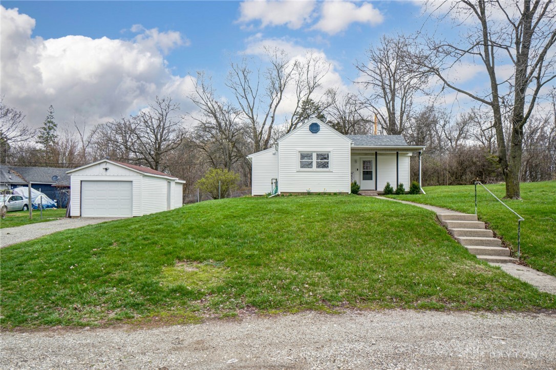 2220 Superior Avenue, Springfield, Ohio image 3