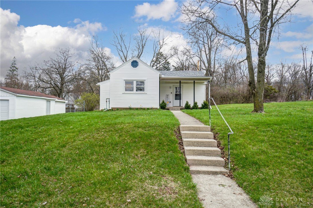 2220 Superior Avenue, Springfield, Ohio image 2