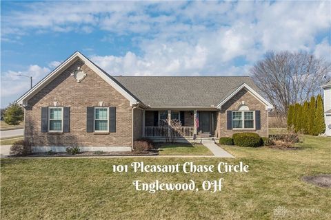 Photo of 101 Pleasant Chase Circle, Englewood, OH 45322 (MLS # 953075)