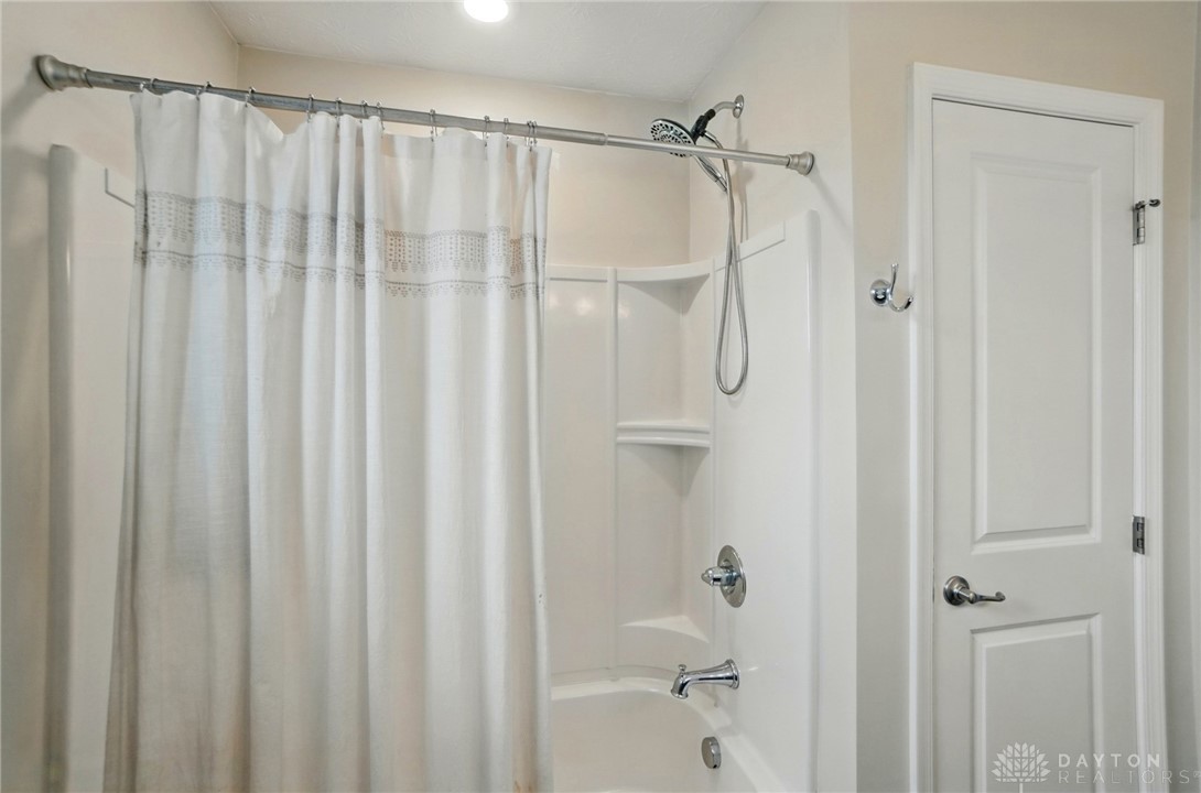 7221 River Birch Street, Tipp City, Ohio image 34