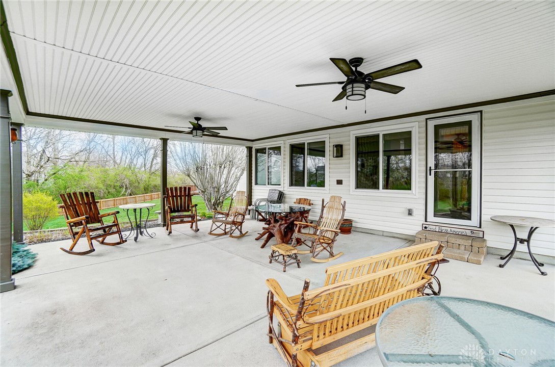160 Salem Court, Springboro, Ohio image 2