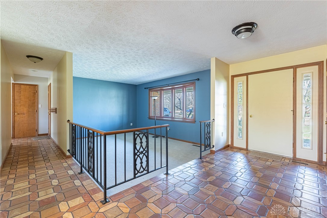 3997 Willowcrest Road, Beavercreek, Ohio image 3