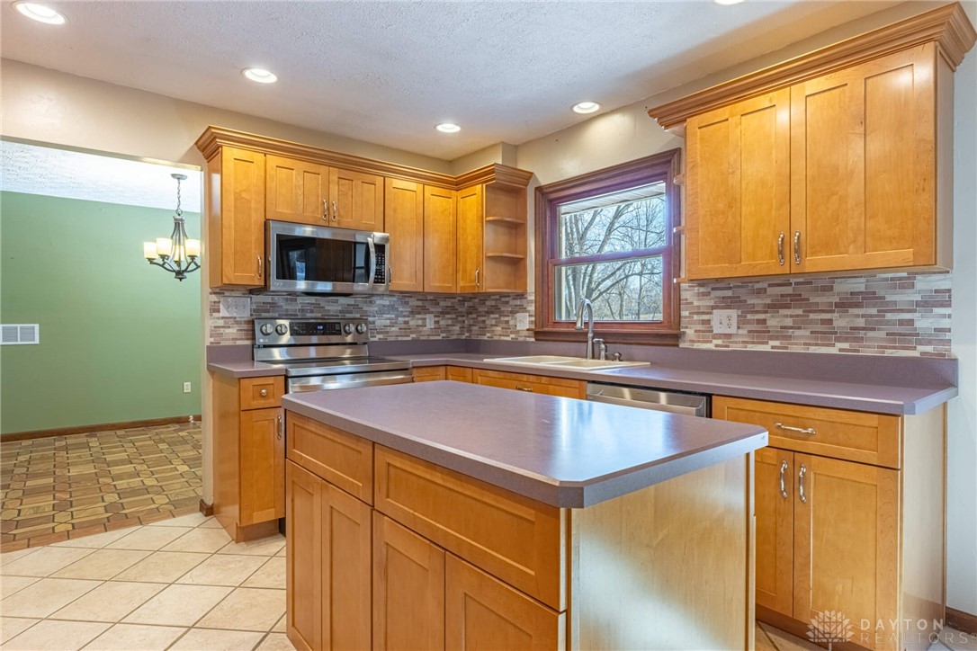 3997 Willowcrest Road, Beavercreek, Ohio image 15