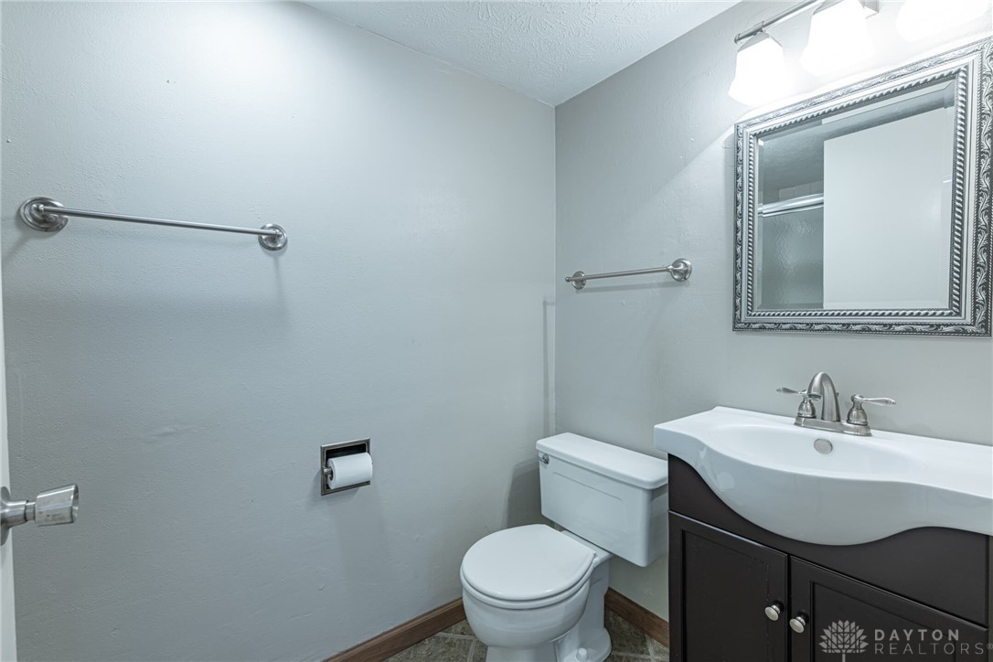 3997 Willowcrest Road, Beavercreek, Ohio image 35