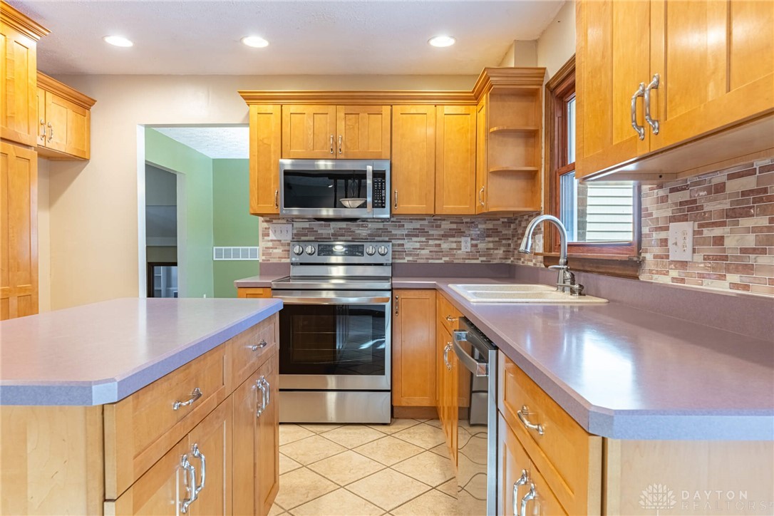 3997 Willowcrest Road, Beavercreek, Ohio image 14