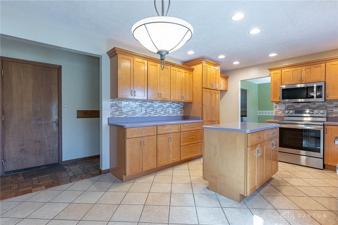 3997 Willowcrest Road, Beavercreek, Ohio image 12