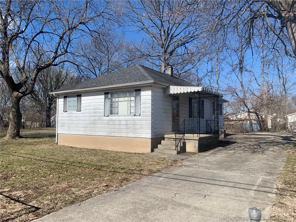 3553 Cozy Camp Road, Moraine, Ohio image 1