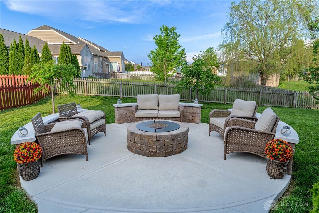 6010 Blackford Way, Tipp City, Ohio image 2