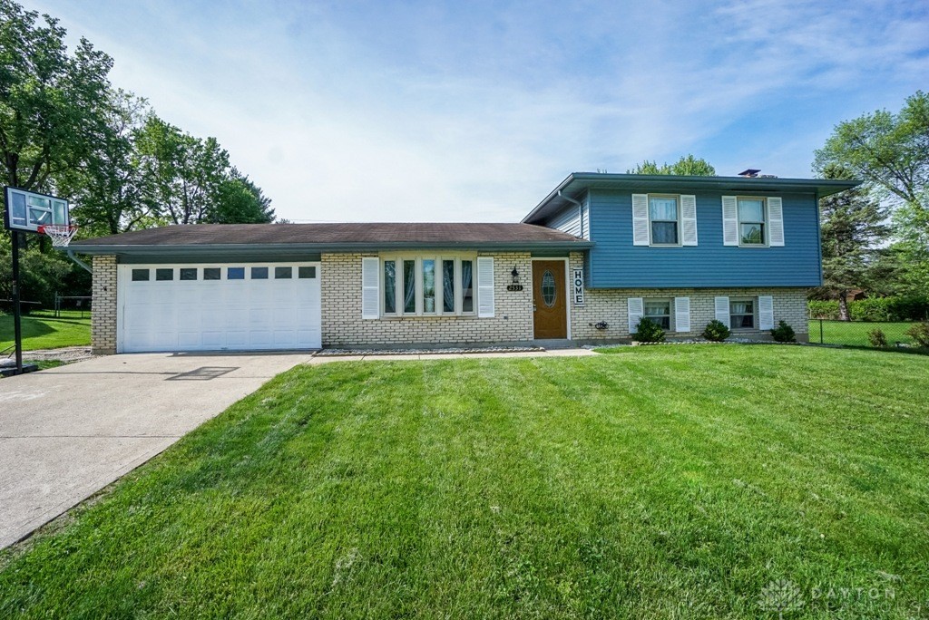 2531 E Highwood Drive, Fairfield, Ohio image 1