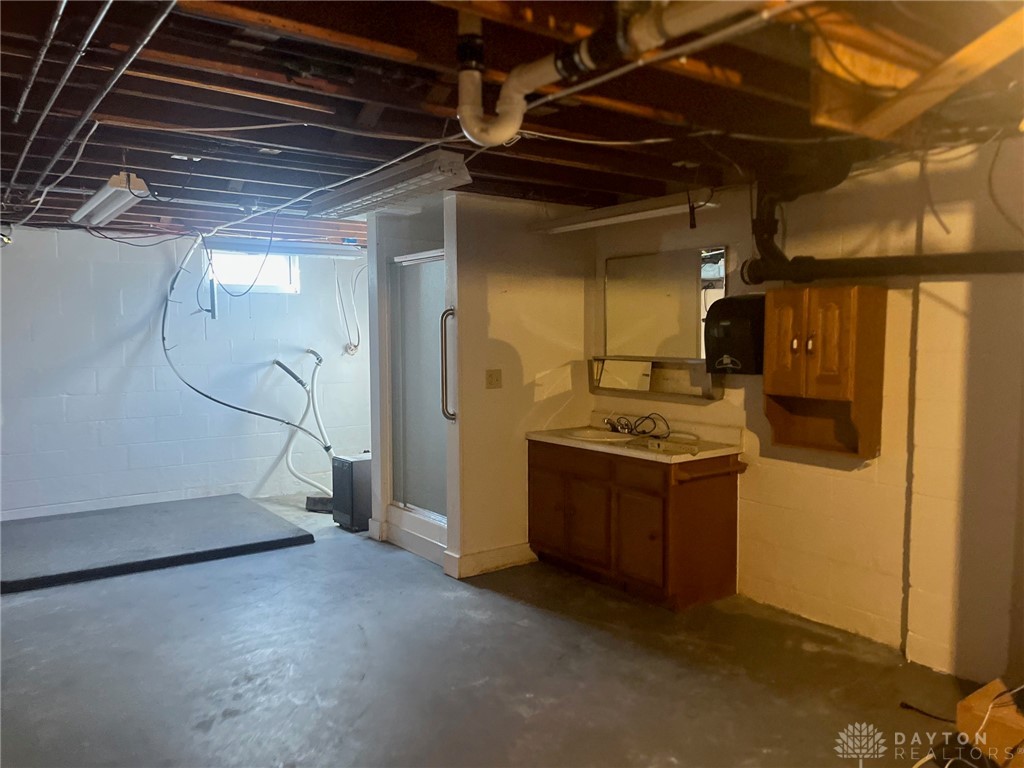 Springfield, Ohio 45504, United States, 3 Bedrooms Bedrooms, ,2 BathroomsBathrooms,Residential,Active,249106