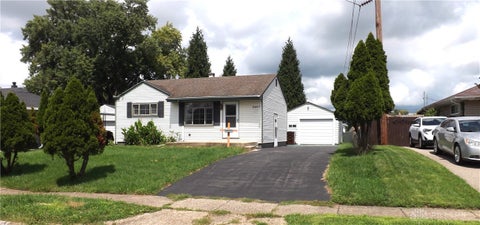 Photo of 5857 Willaston Drive, Riverside, OH 45431 (MLS # 967084)