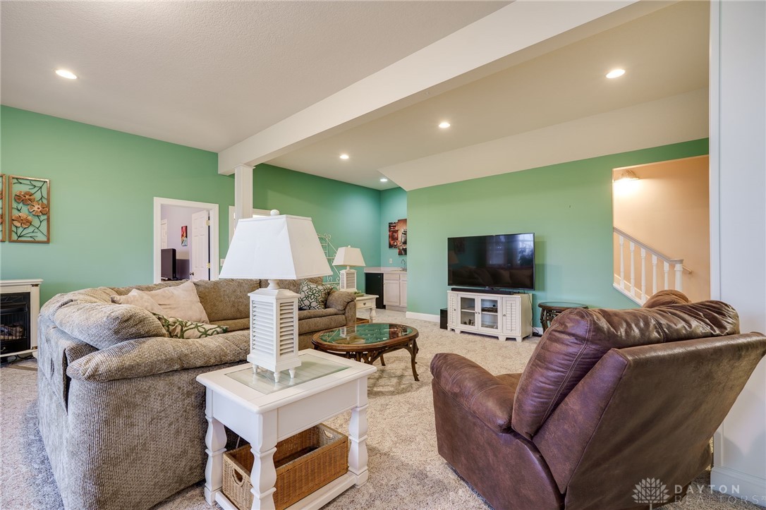 4254 Hummingbird Way, Springfield, Ohio image 35