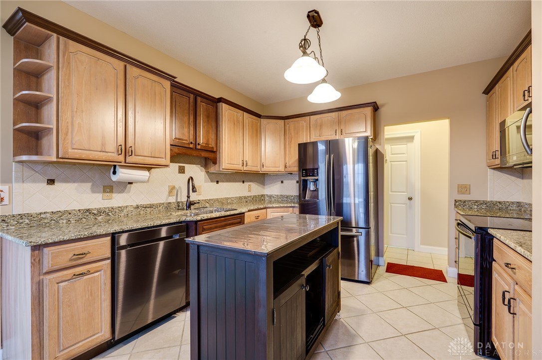 4254 Hummingbird Way, Springfield, Ohio image 16