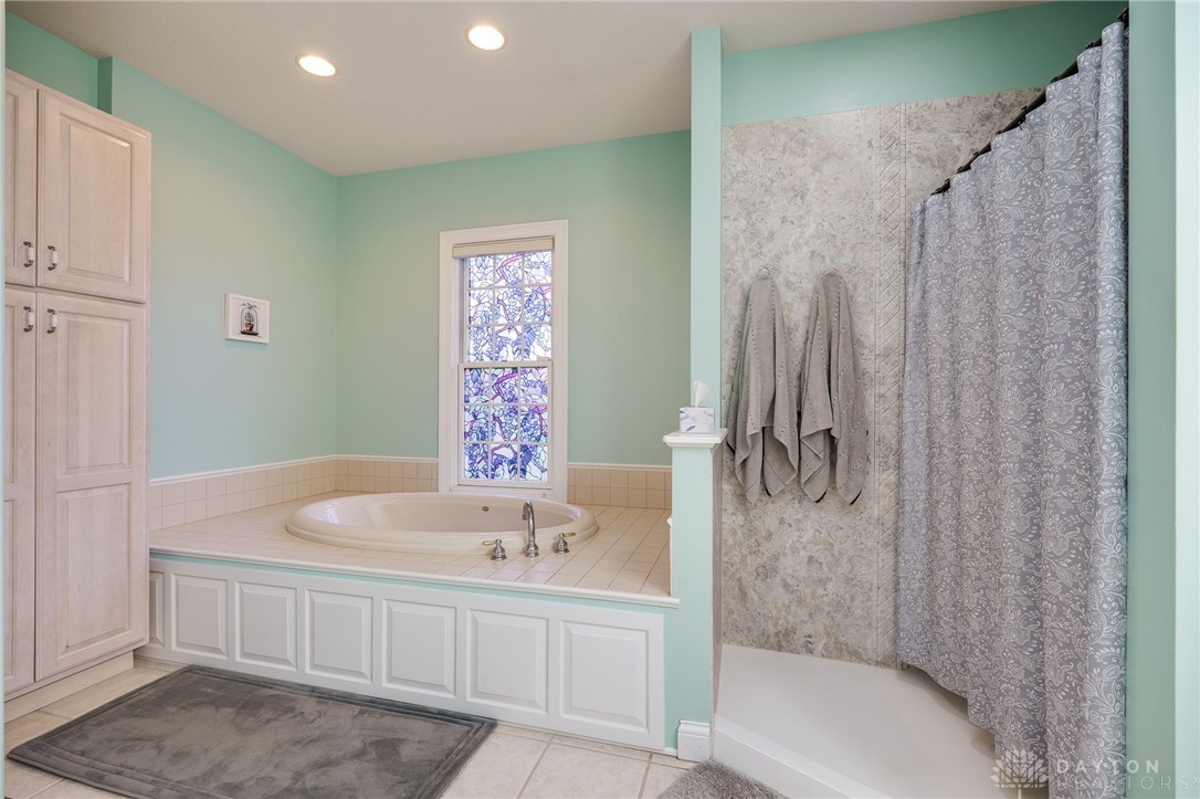 4254 Hummingbird Way, Springfield, Ohio image 31