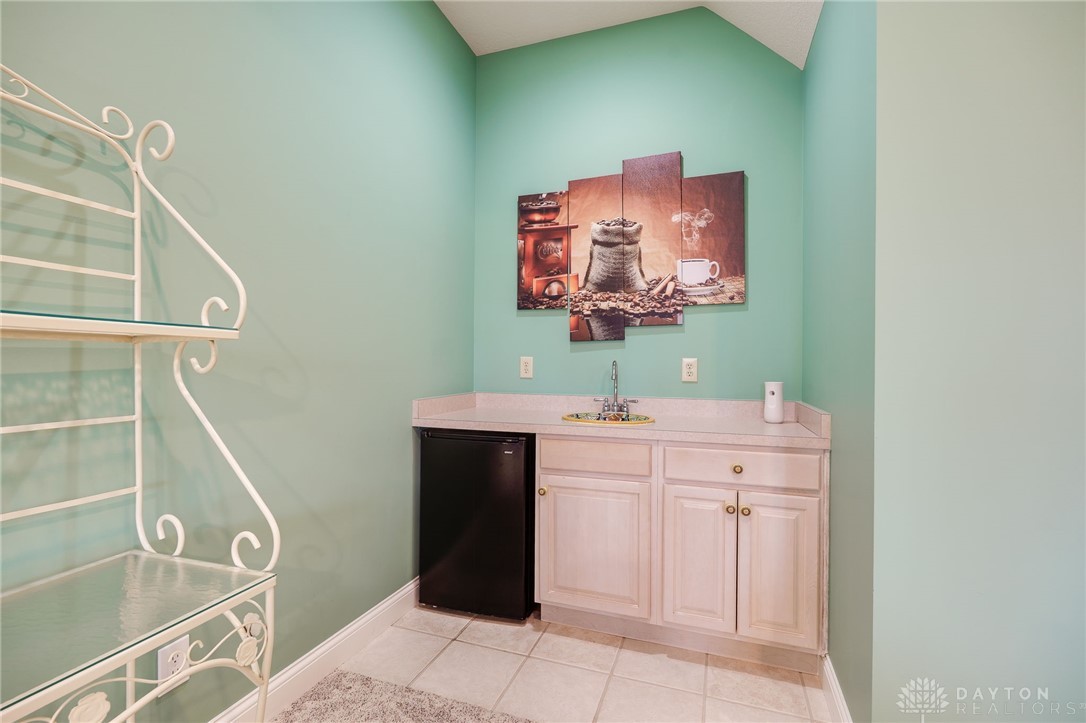 4254 Hummingbird Way, Springfield, Ohio image 37