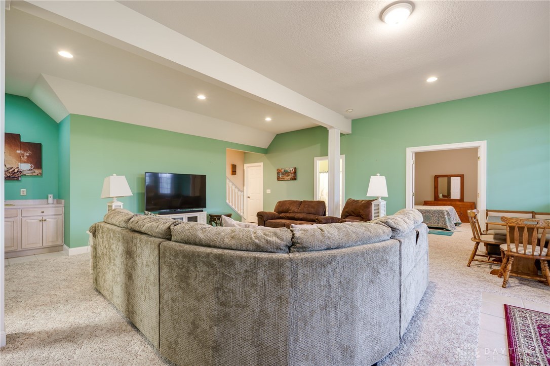 4254 Hummingbird Way, Springfield, Ohio image 36