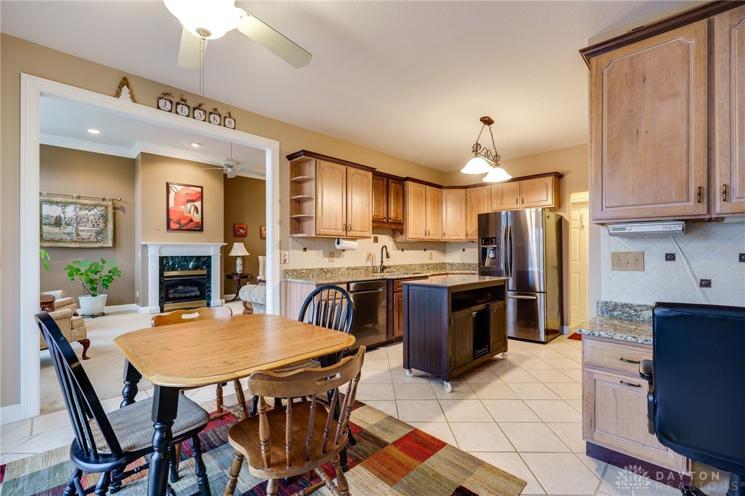 4254 Hummingbird Way, Springfield, Ohio image 6