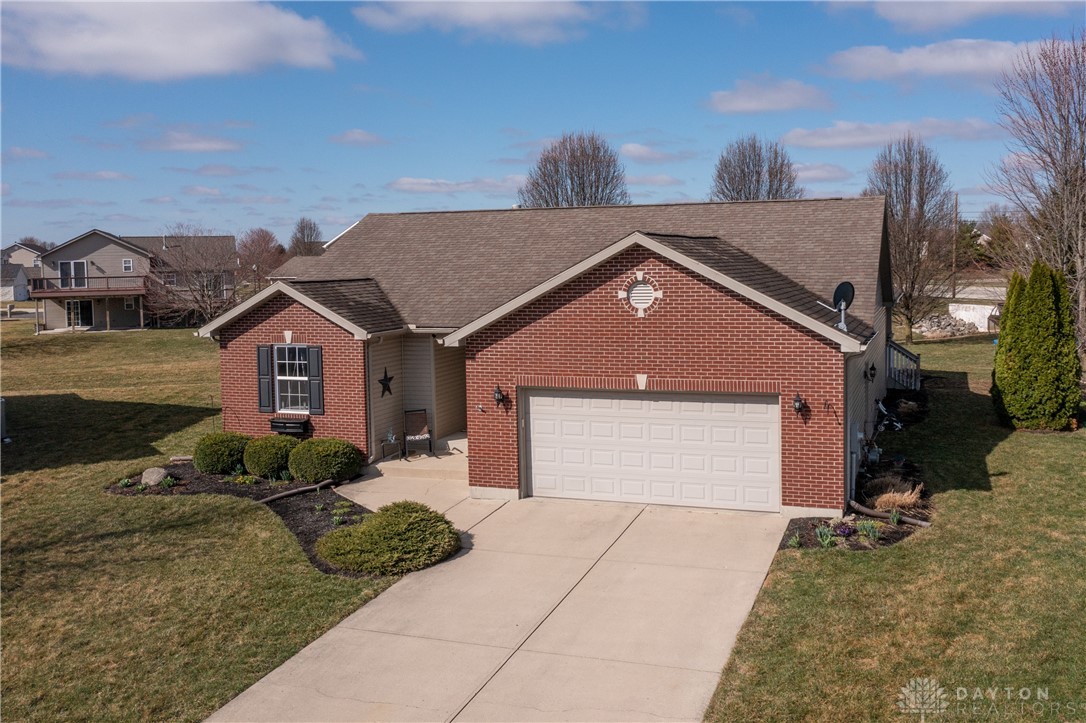 2733 Fieldbrook Court, Troy, Ohio image 2