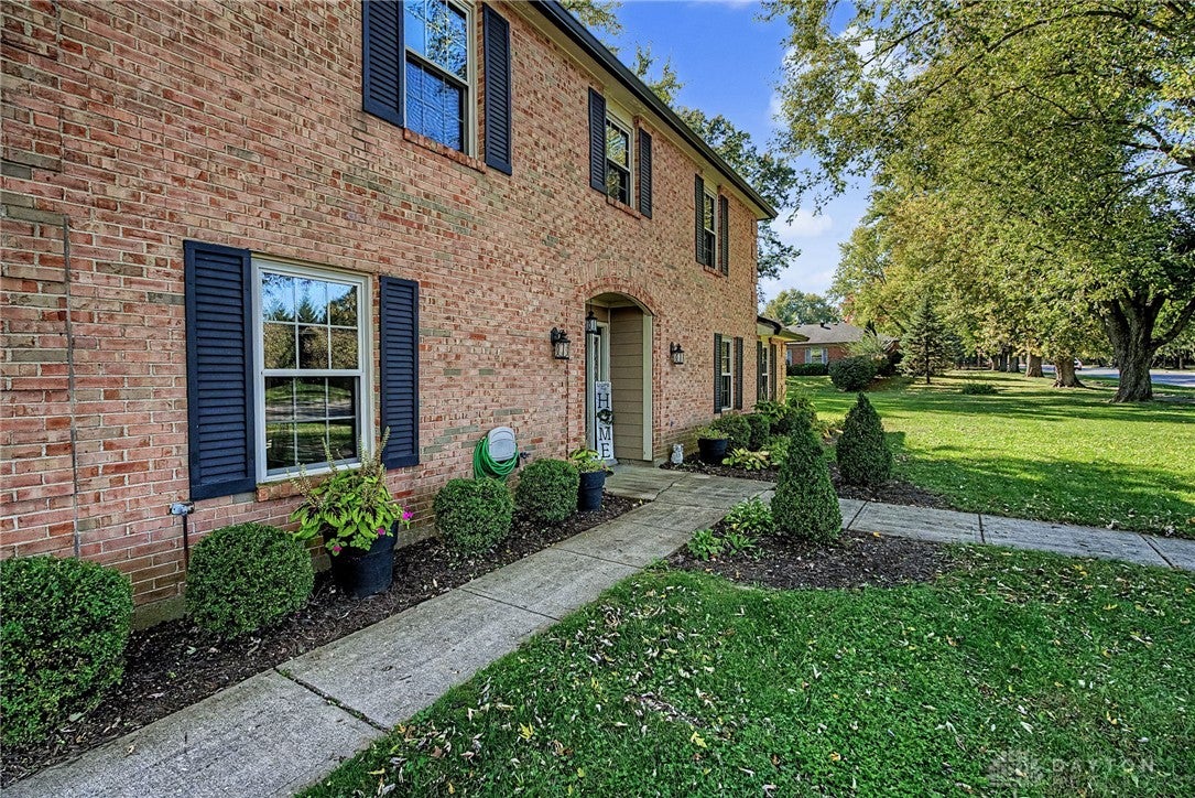 615 Queensgate Road