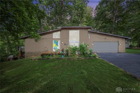 Photo of 1495 W Choctaw Drive, London, OH 43140 (MLS # 944309)