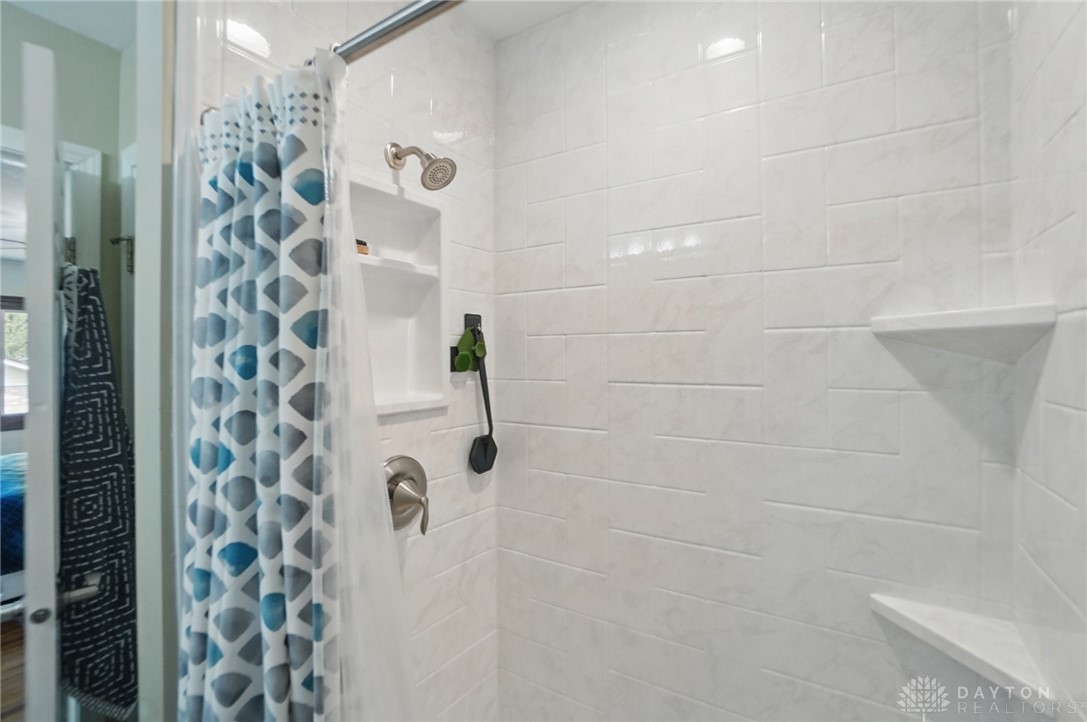 5675 Oak Valley Road, Dayton, Ohio image 33