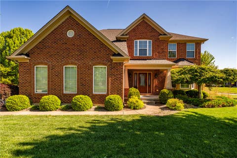 Homes For Sale - 636 Brookmeade Court<br/> Greene County, Beavercreek, OH 45434