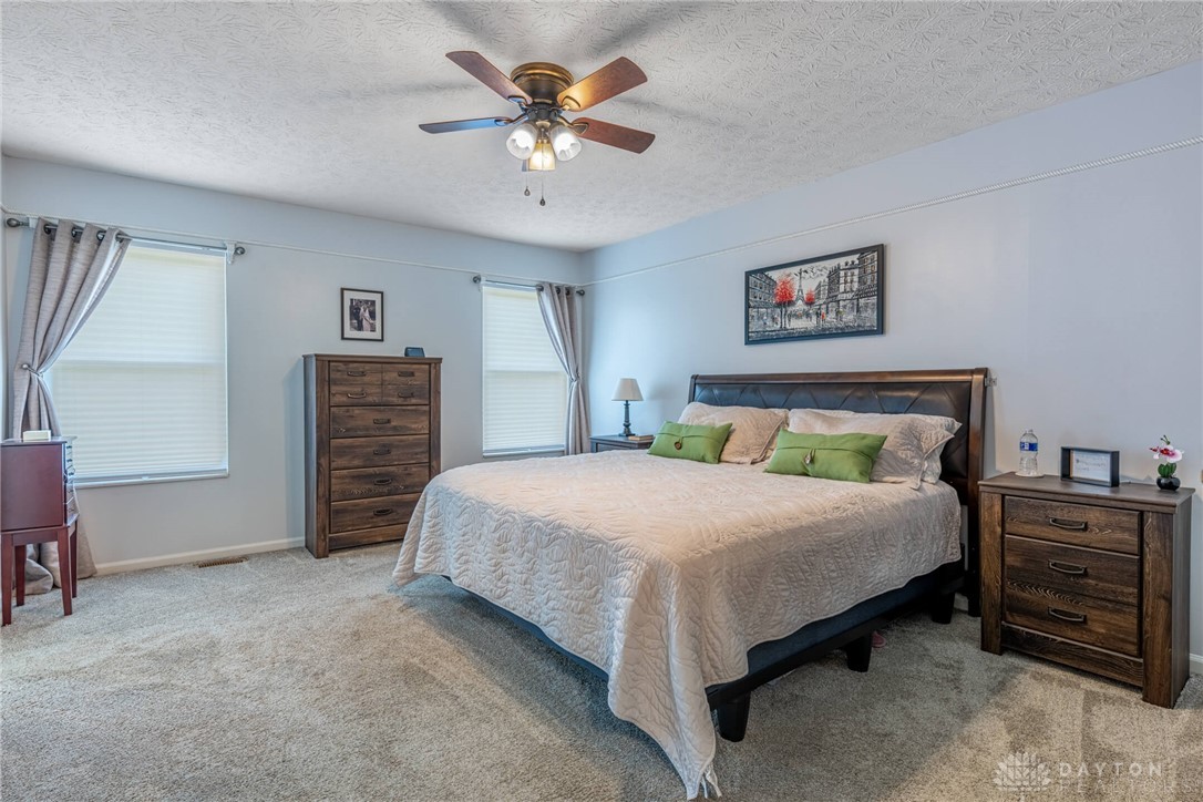 5015 Summerset Drive, Tipp City, Ohio image 22