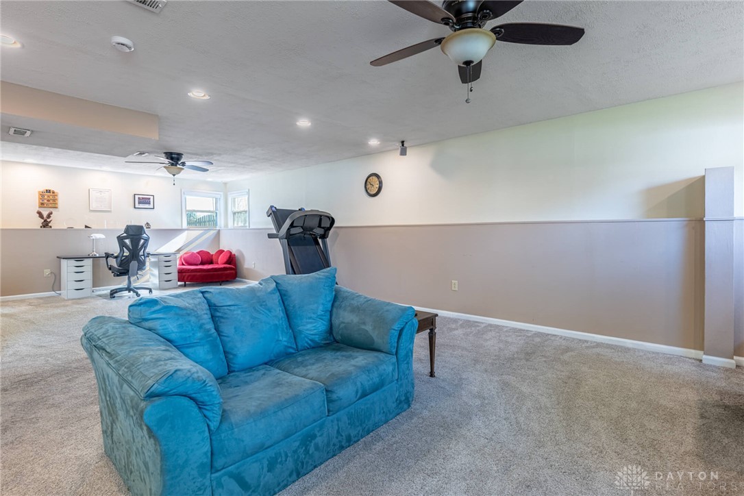 5015 Summerset Drive, Tipp City, Ohio image 18