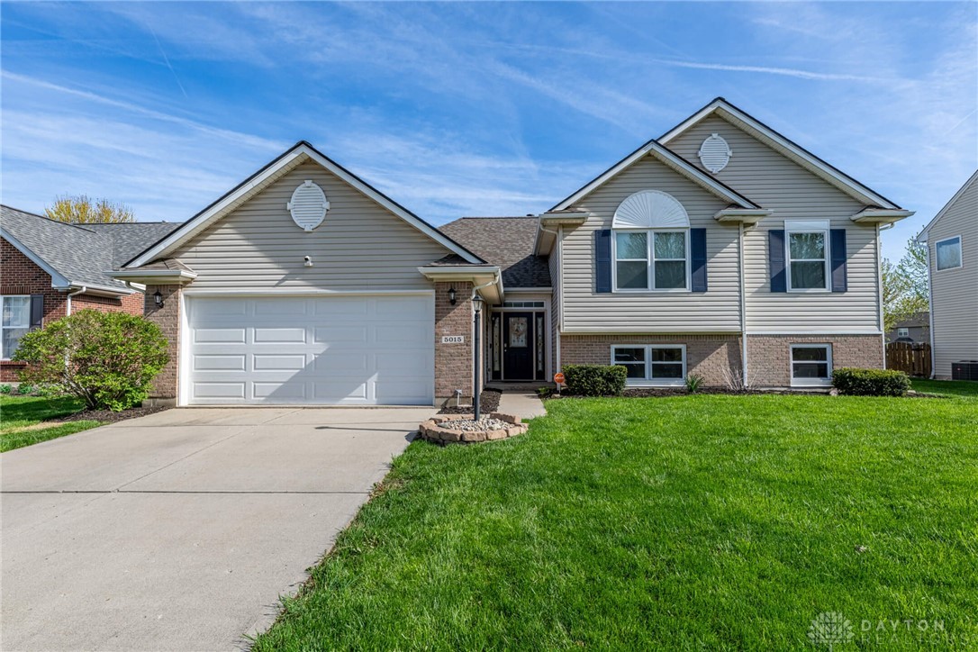 5015 Summerset Drive, Tipp City, Ohio image 1