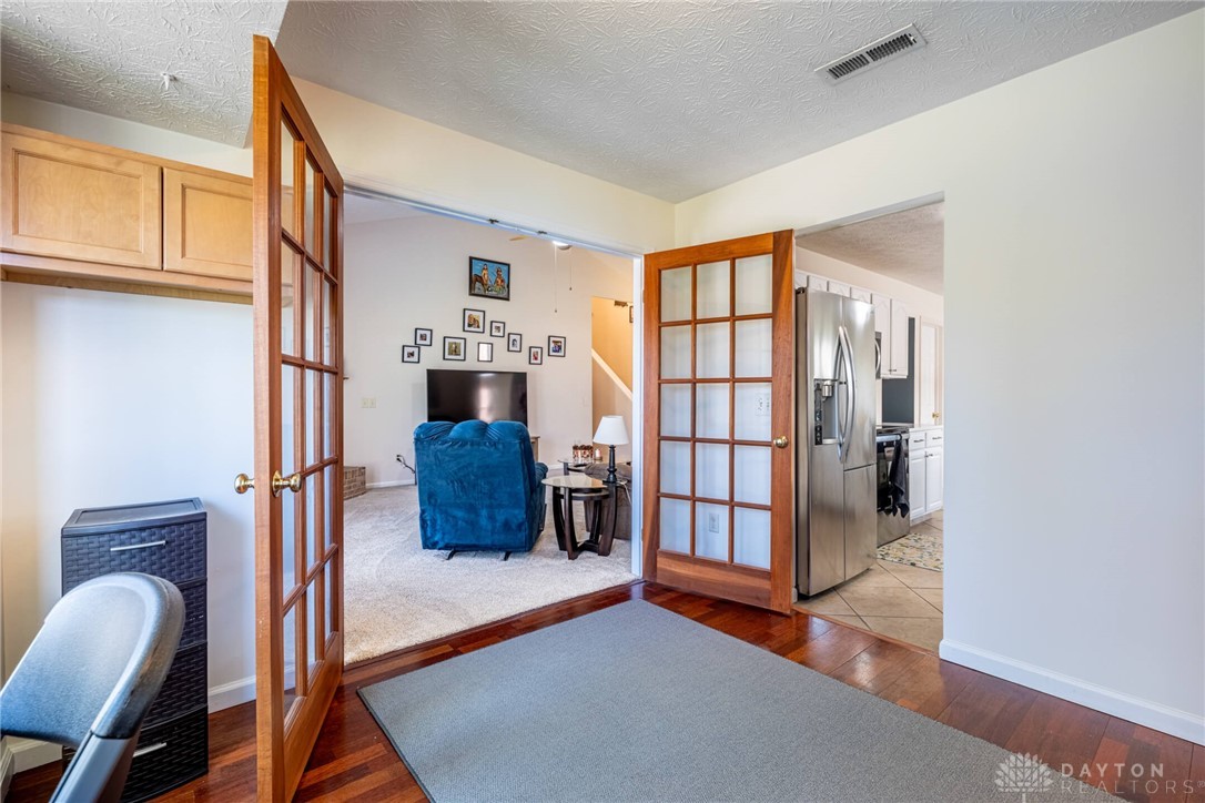 5015 Summerset Drive, Tipp City, Ohio image 7