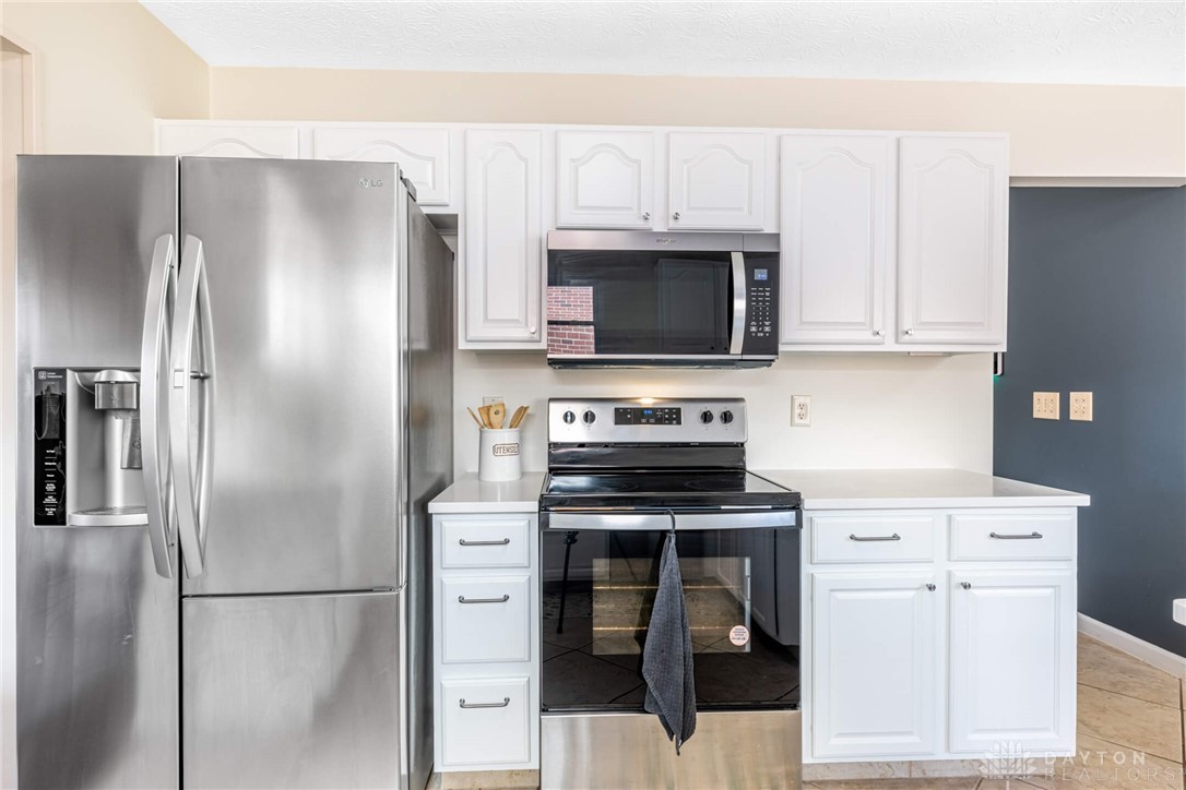 5015 Summerset Drive, Tipp City, Ohio image 12