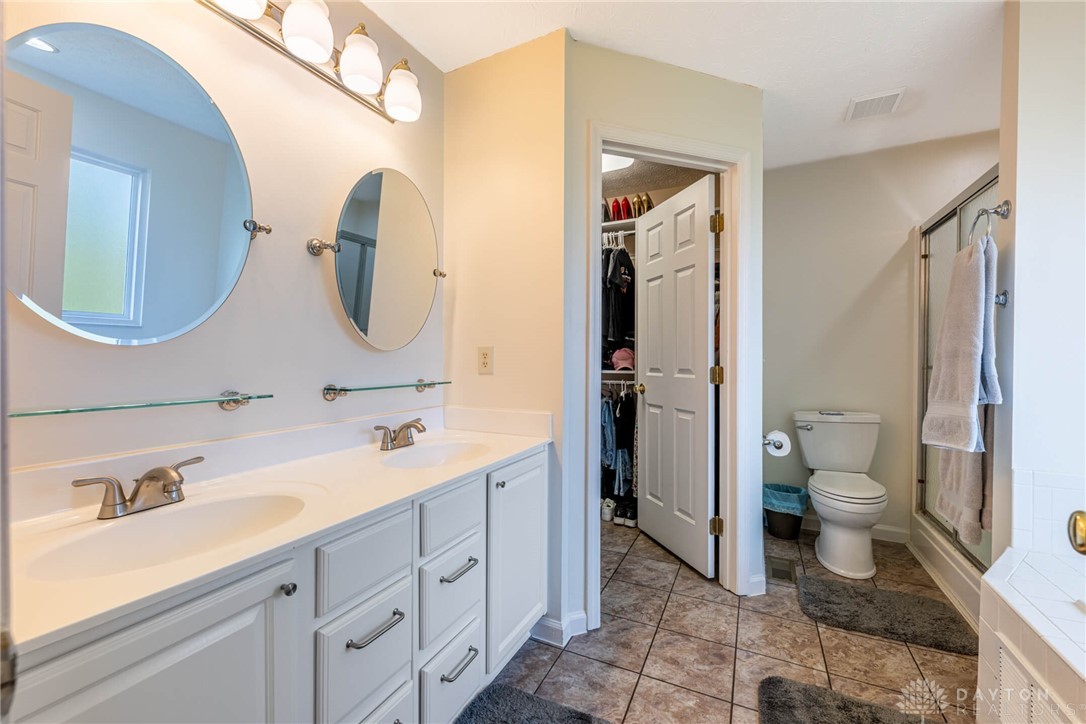 5015 Summerset Drive, Tipp City, Ohio image 24