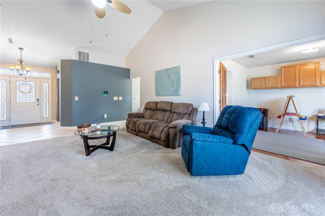 5015 Summerset Drive, Tipp City, Ohio image 5
