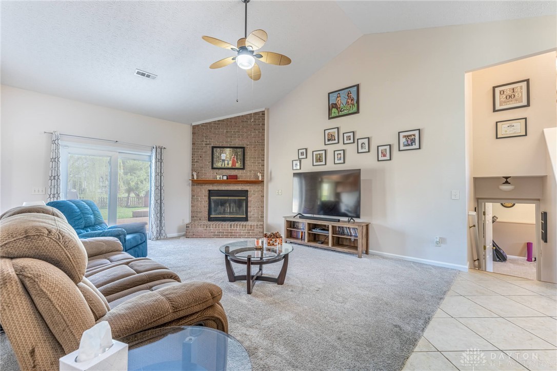 5015 Summerset Drive, Tipp City, Ohio image 4