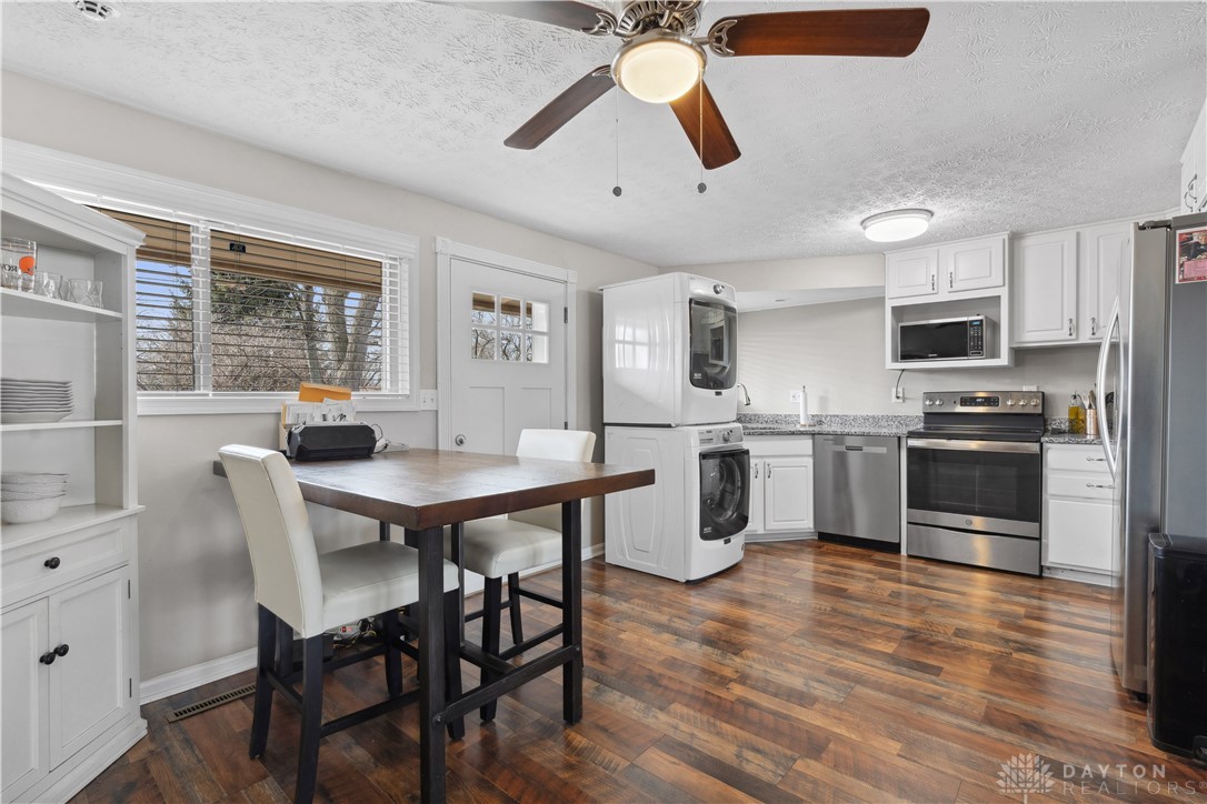 2282 Lehigh Place, Moraine, Ohio image 12