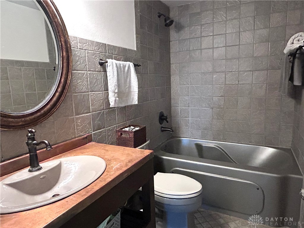 6038 Brown Deer Place, Dayton, Ohio image 32