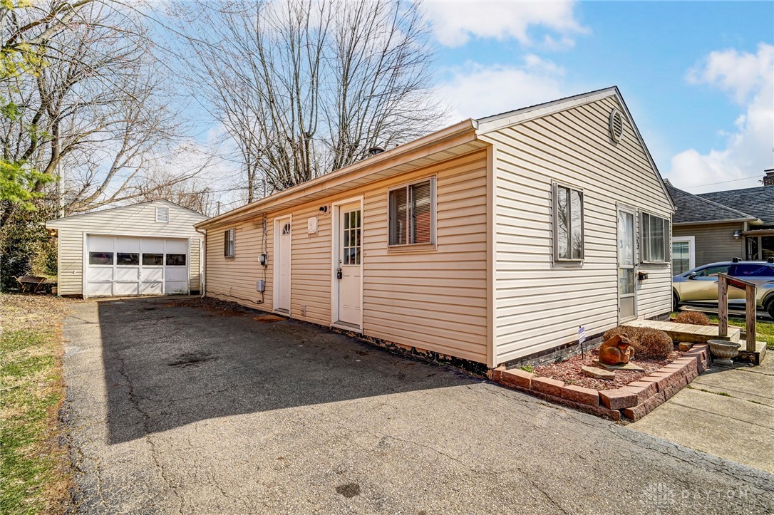 899 Chestnut Street, Xenia, Ohio image 2