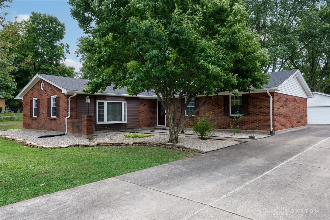 4029 Lyndell Drive, Beavercreek, Ohio image 4