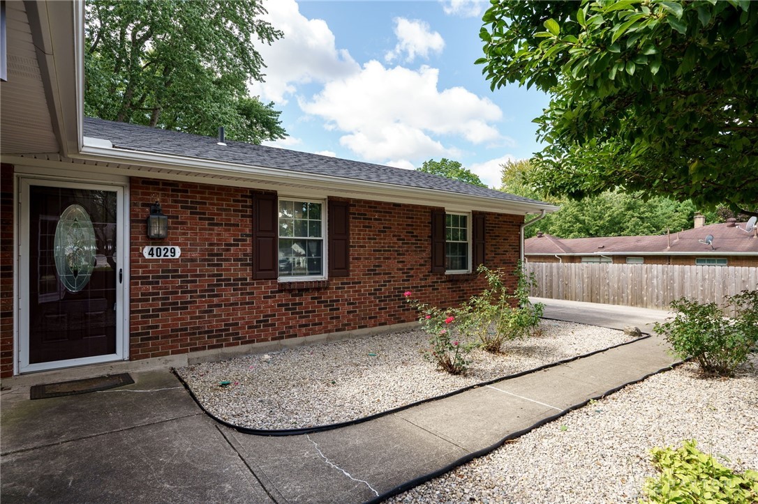 4029 Lyndell Drive, Beavercreek, Ohio image 6
