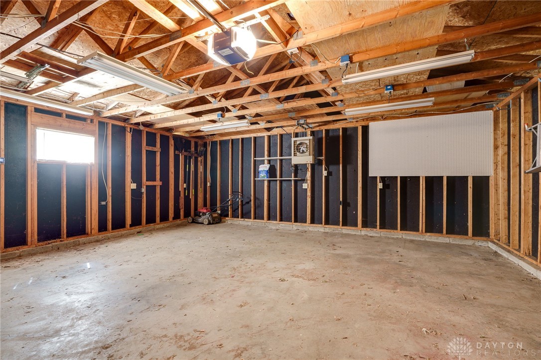 4029 Lyndell Drive, Beavercreek, Ohio image 32