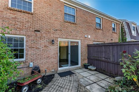 Tiny photo for 2113 Wellington Court, Fairborn, OH 45324 (MLS # 943962)