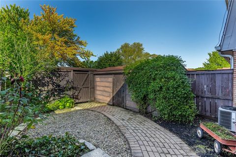 Tiny photo for 2113 Wellington Court, Fairborn, OH 45324 (MLS # 943962)