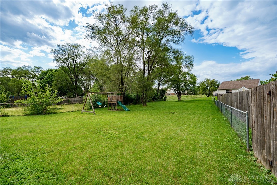 866 Trenton Road, Trenton, Ohio image 20