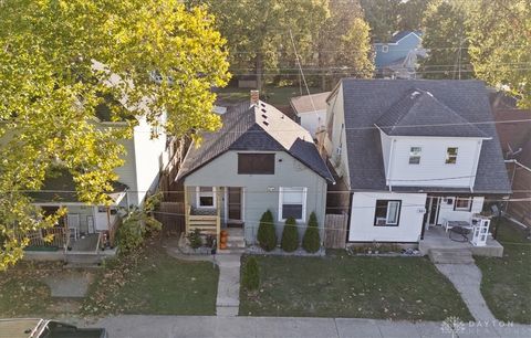 Tiny photo for 319 Moore Street, Middletown, OH 45044 (MLS # 946180)