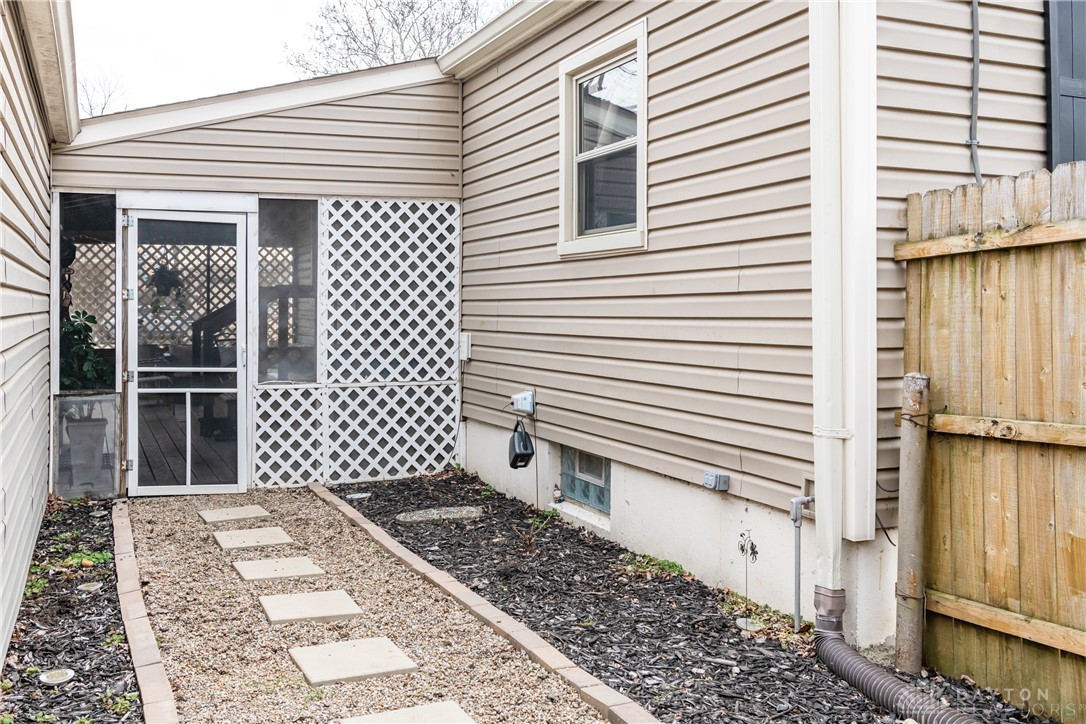 1303 Fleet Road, Troy, Ohio image 38