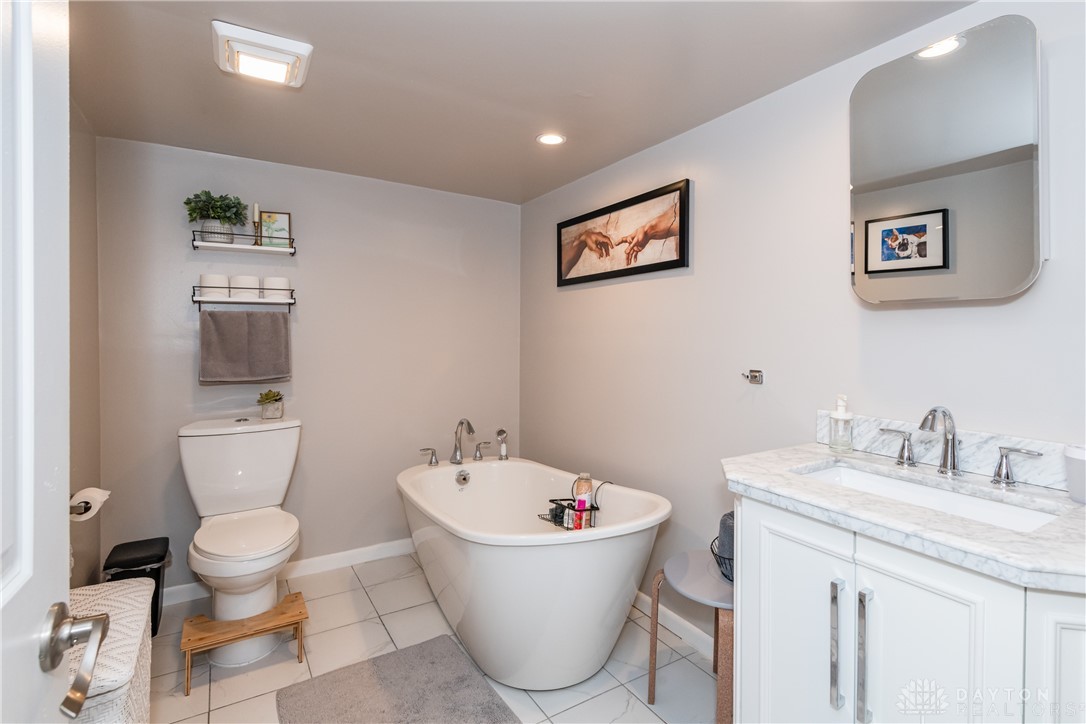 1303 Fleet Road, Troy, Ohio image 30