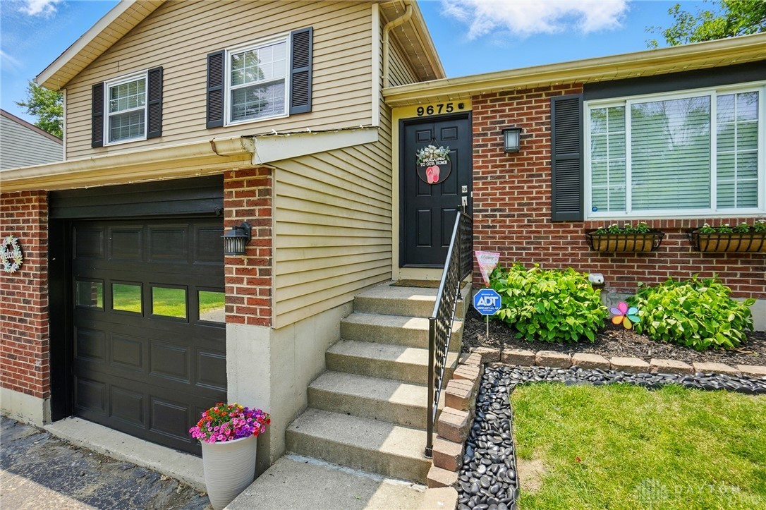 9675 Pellston Way, Miamisburg, Ohio image 2